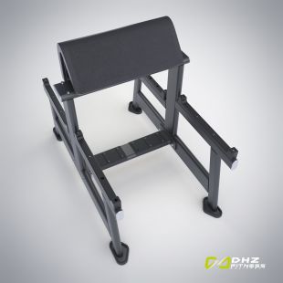 E-7044 Скамья для бицепса. Скамья Скотта (Seated Preacher Curl)