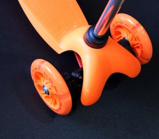 Самокат трехколесный Moove&Fun Mini LED